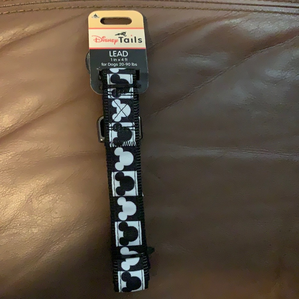 NWT Disney Tails Blk/White Dig Lead/Leash